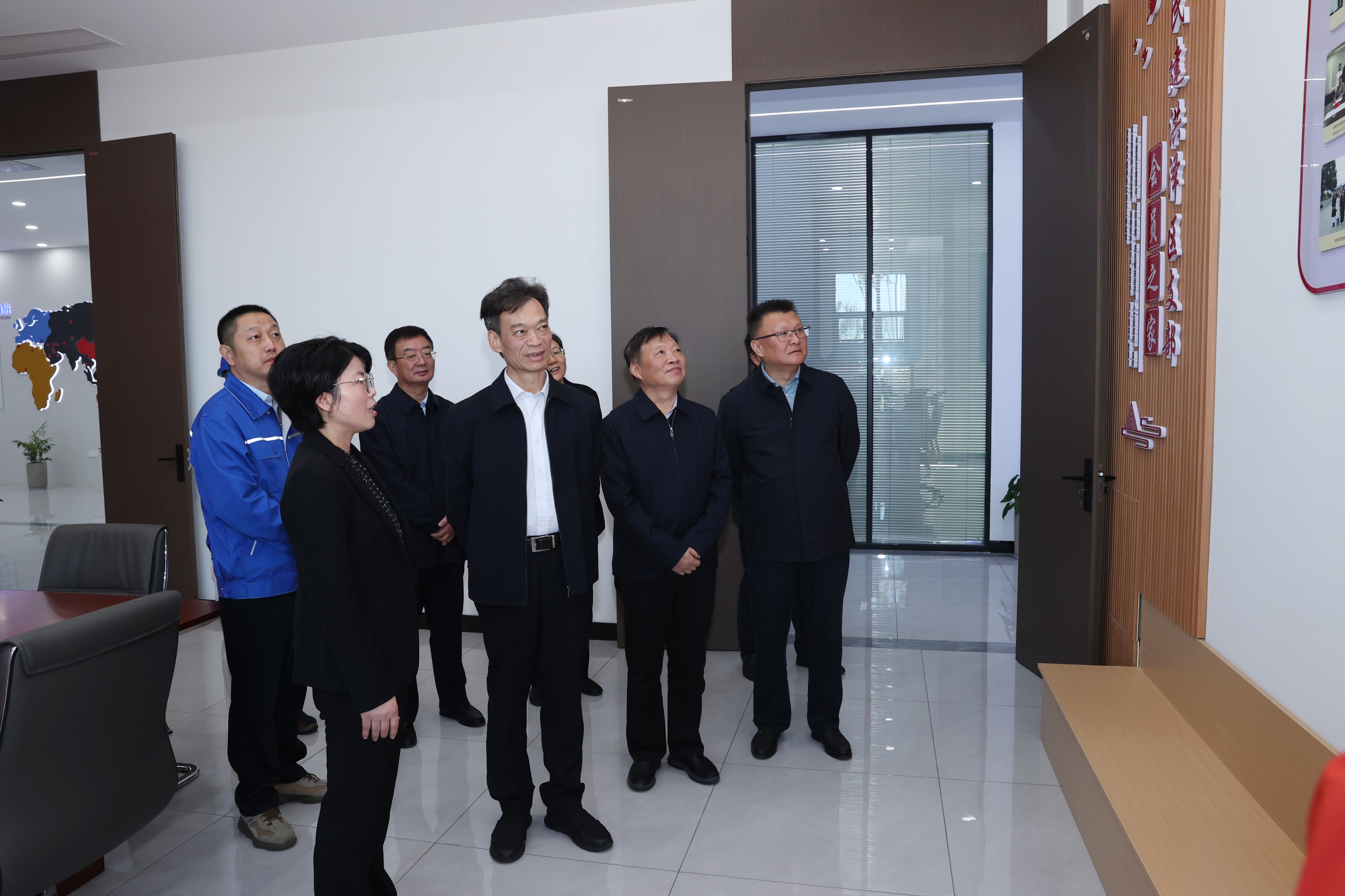 洪慧民来淮调研民建会员企...