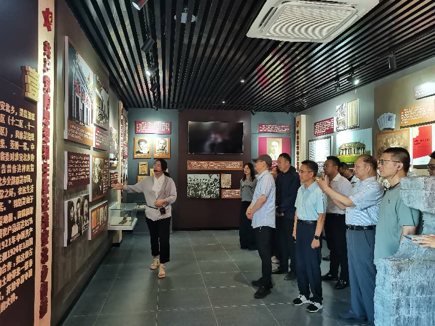 铭记八一烽火 坚守同心实...